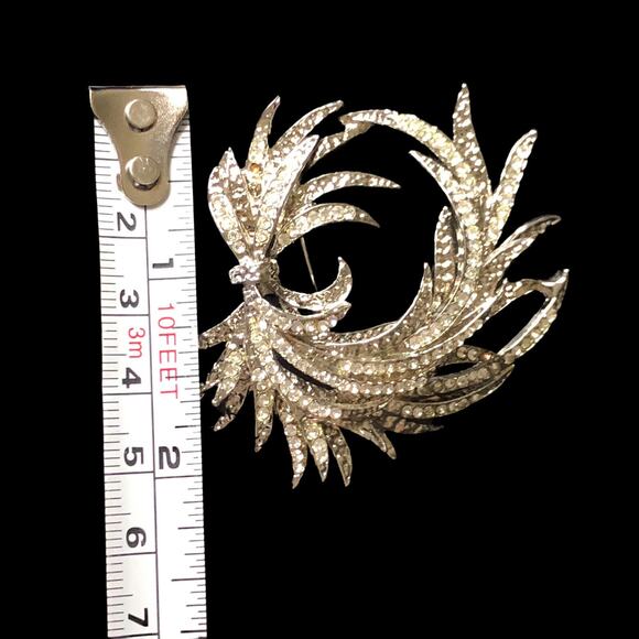 Vintage Signed 1977 Large Rhinestones Encrusted Art Nouveau Floral Spray Brooch - Picture 2 of 8